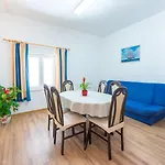 Lucija Apartament *