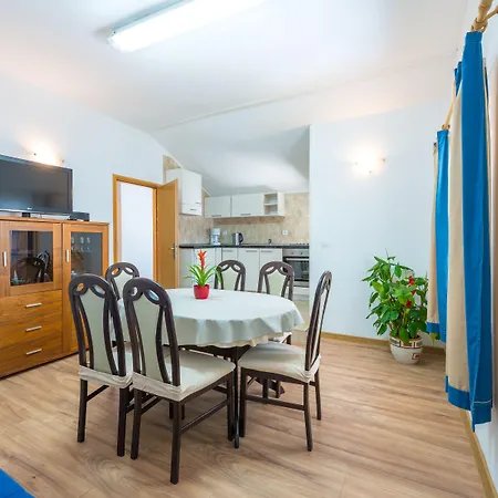 Lucija Apartman