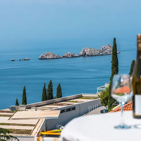 Lucija アパート *