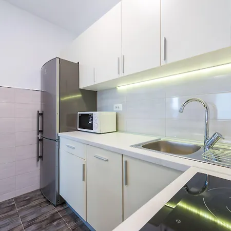 Lucija Apartamento *